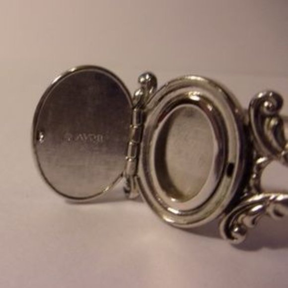 "Avon Silver Tone Locket Bracelet " - Picture 4 of 6